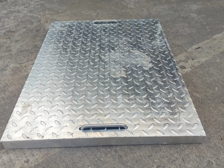 Typical front of steel compound grating