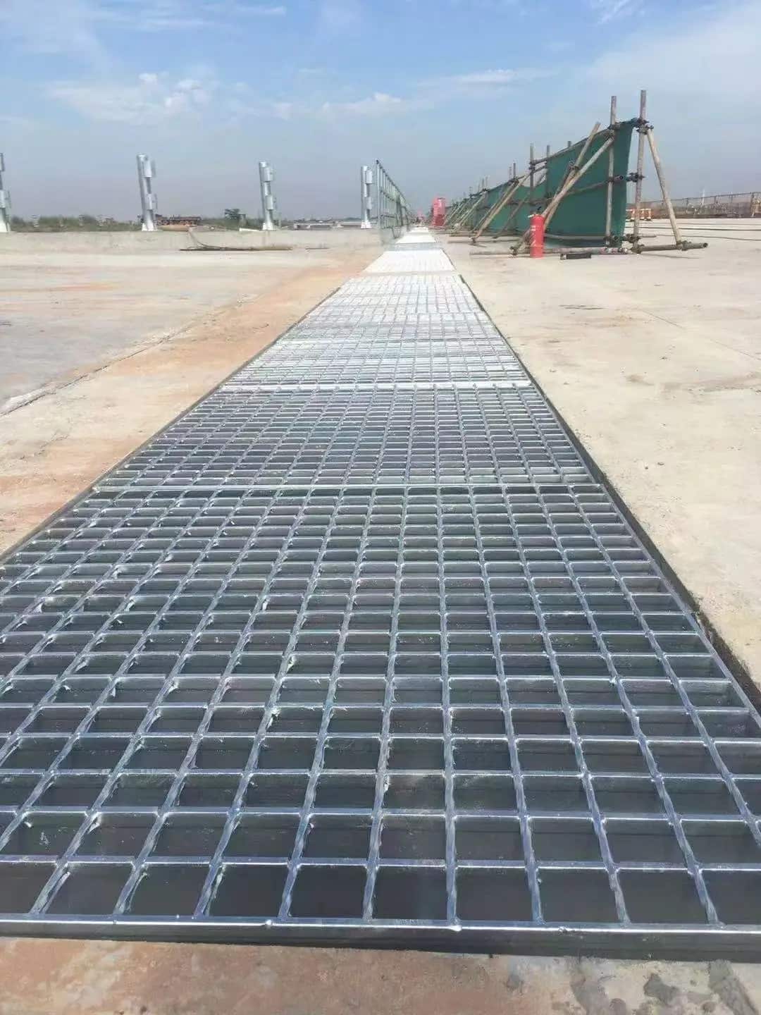 How can steel grating plates at port terminals comprehensively improve platform safety Analysis of key technologies