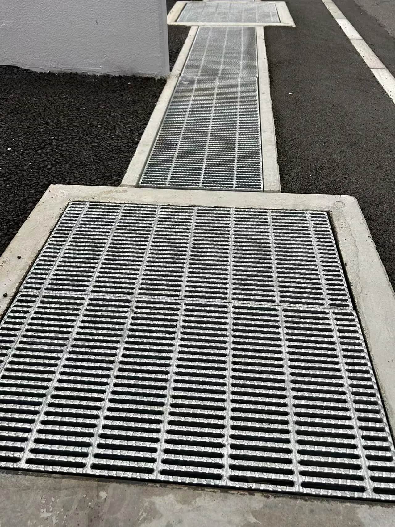 Comparative analysis of parking lot special steel grating and ordinary steel plate choose the better solution!