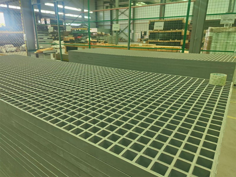 How to choose steel grating for building platform the pros and cons of different materials