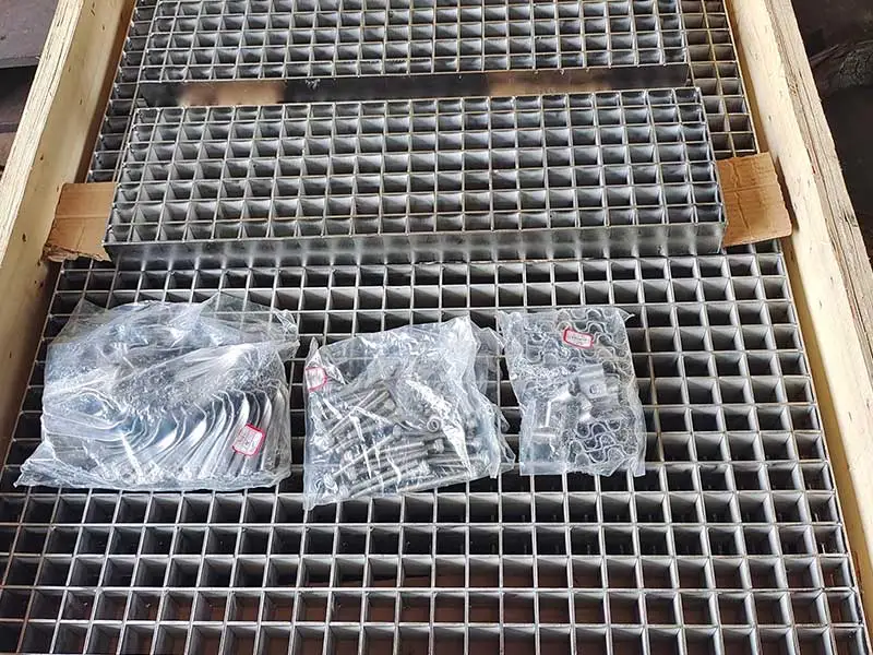 Surface electrochemical polishing