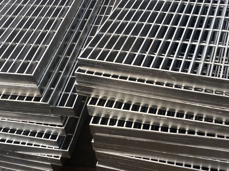Surface electrochemical polishing