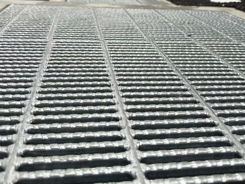 Heavy Duty Steel Grating
