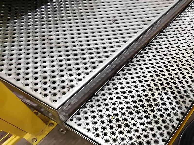 Traction Plank Grating