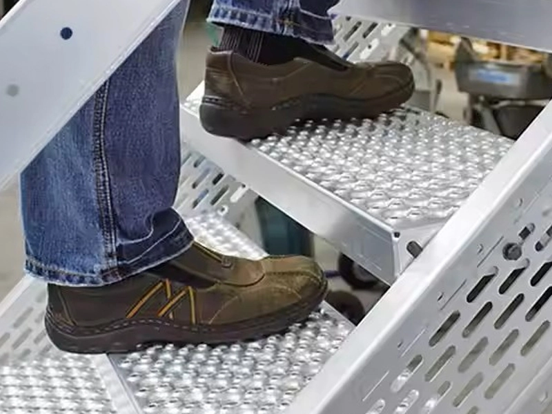 Perforated O Grip Plank Grating