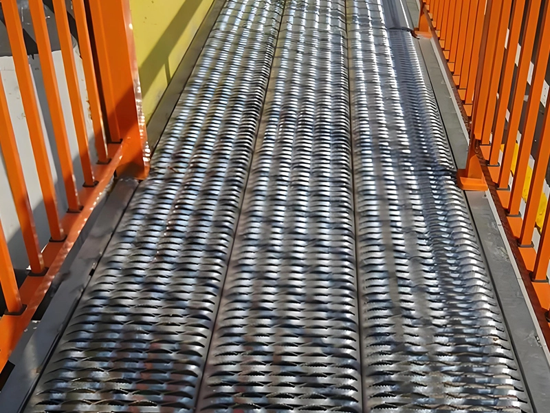 Grip Struct Plank Grating