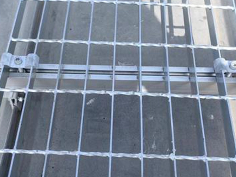 Grating Clip Application
