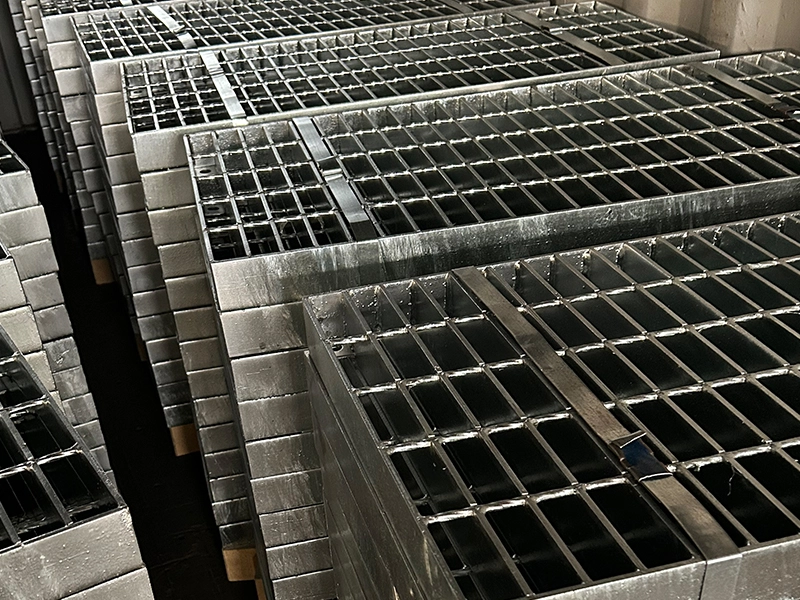 Heavy Duty Steel Grating