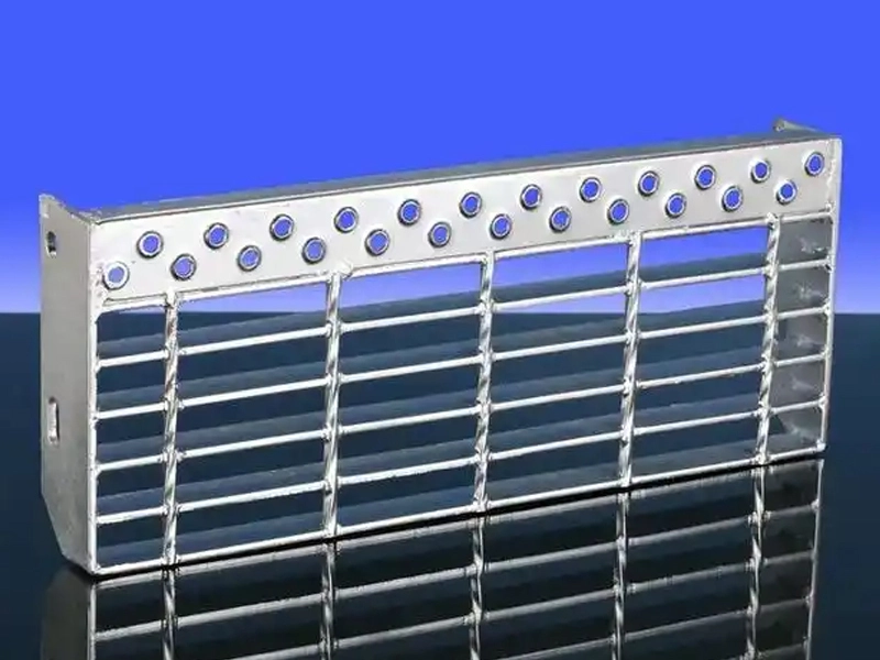 T4 Tread with punched nosing
