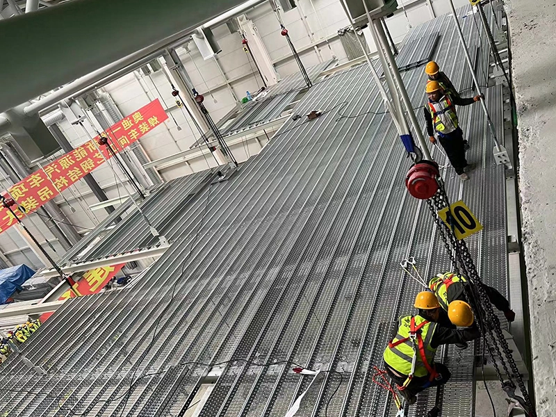 Rectangular Grid Serrated Plank Grating