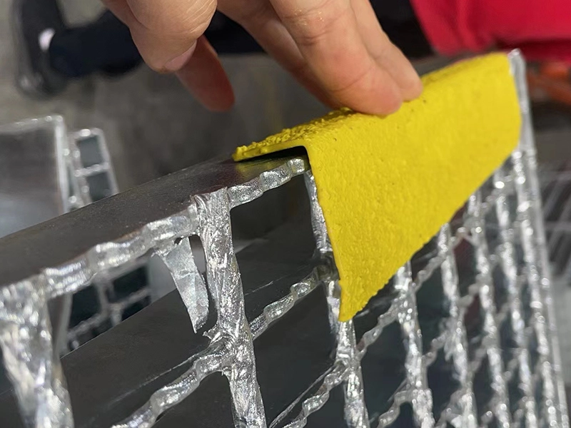 Traditional T6 Tread with Coated Steel Nosing