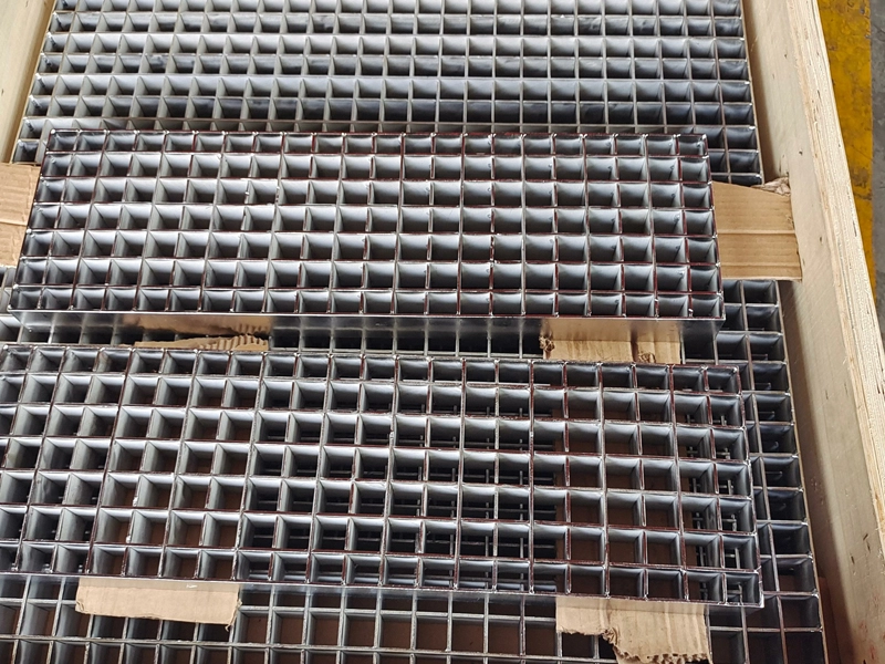 Surface electrochemical polishing