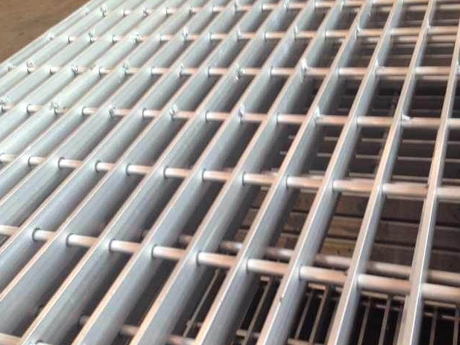 Drill Through Steel Grating With Plain Surface